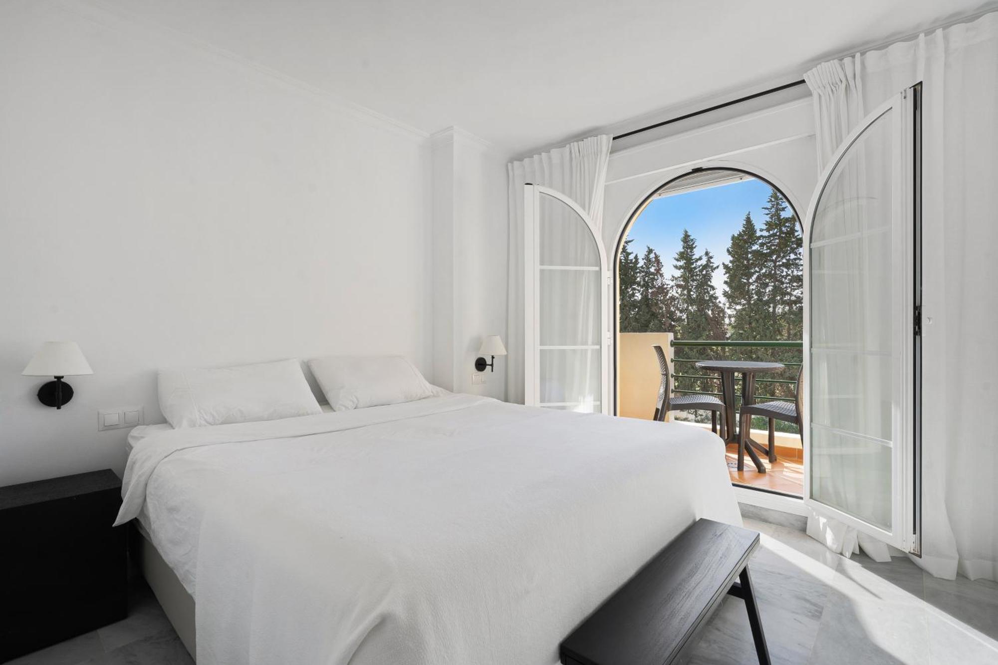 Unmatched Location, Breathtaking Views, Garage * Marbella