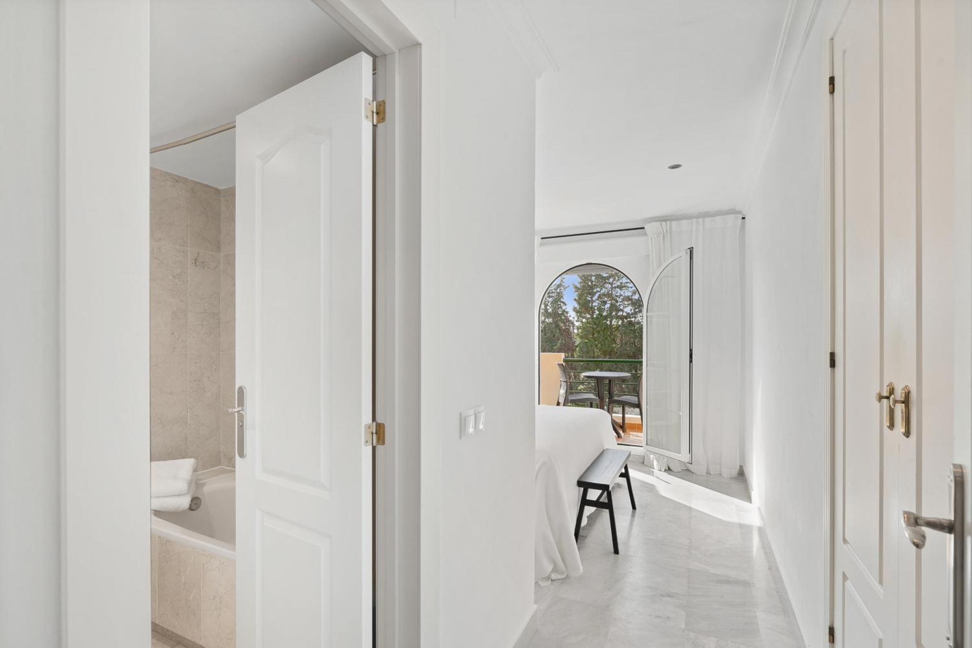 Apartment Unmatched Location, Breathtaking Views, Garage