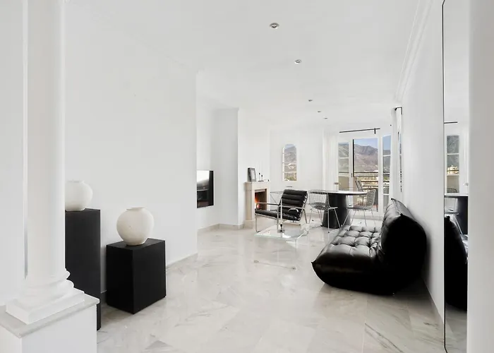 Unmatched Location, Breathtaking Views, Garage
